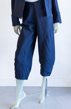 Load image into Gallery viewer, Porto Barrel Shaped Hem Cotton Pant
