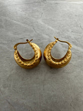 Load image into Gallery viewer, Bead Crescent Earrings
